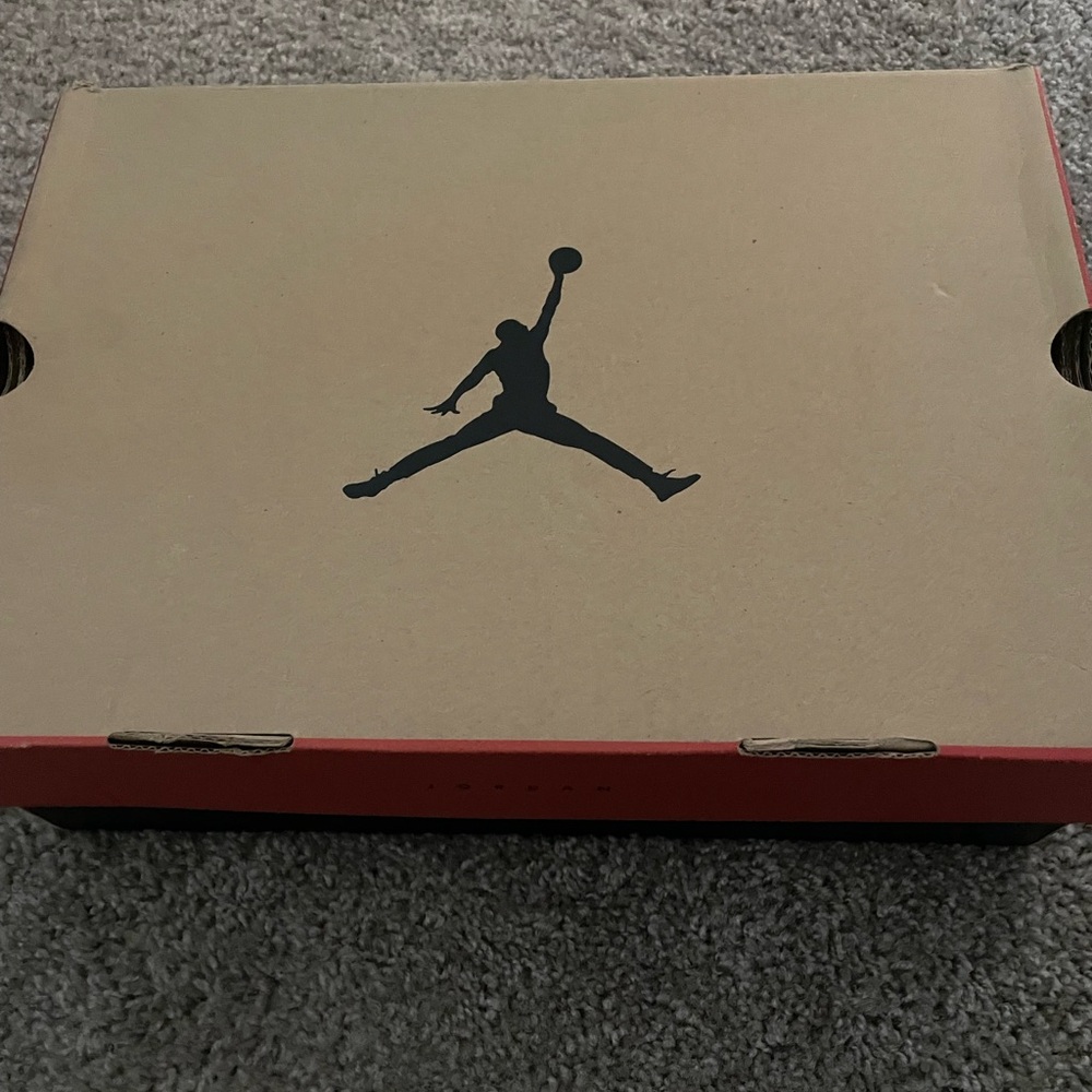 Pre loved Jordans - Picture 2 of 6